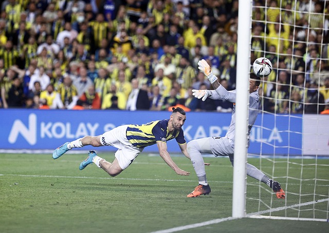 皇马只在典礼中场身上花费6600万欧元，最终收获6座欧冠冠军.